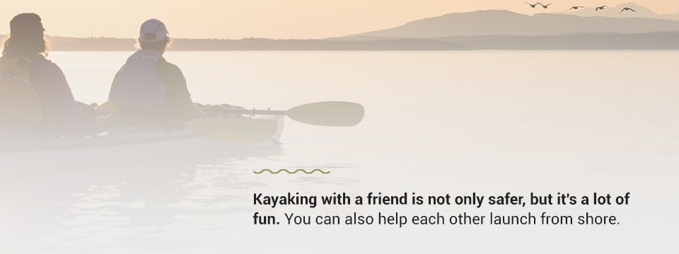 Beneficios de navegar en kayak con un amigo
